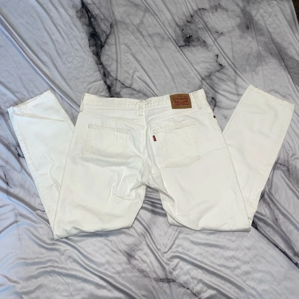 Levi distressed jeans